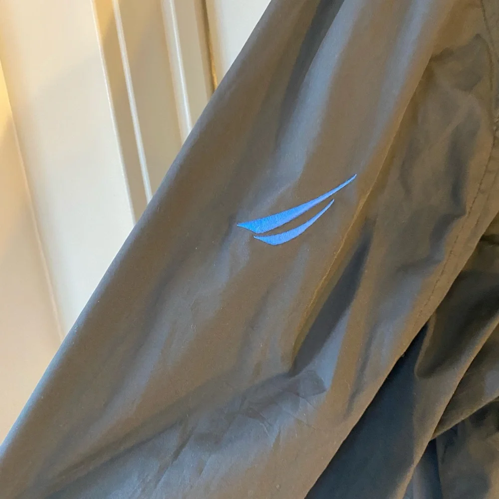 Nautica Black Zip up Windbreaker Jacket, size XL - Picture 4 of 11